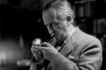 jjj-tolkien-smoking-pipe.jpg